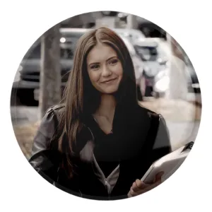 پیکسل بزرگ الینا گیلبرت خاطرات یک خون آشام The Vampire Diaries