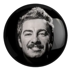 پیکسل بزرگ نوید محمدزاده