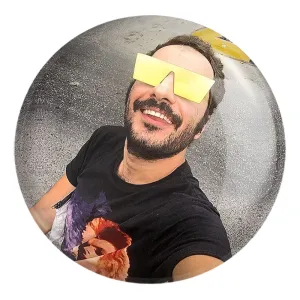 پیکسل بزرگ نوید محمدزاده