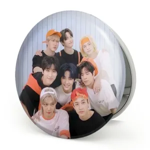 آینه تاشو گروه استری کیدز Stray Kids