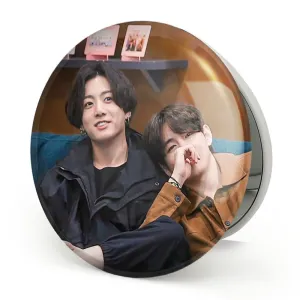 آینه تاشو تهیونگ و جونگ کوک ویکوک گروه بی تی اس BTS