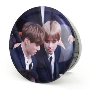 آینه تاشو تهیونگ و جونگ کوک ویکوک گروه بی تی اس BTS