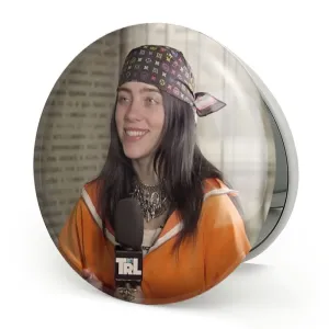 آینه تاشو بیلی آیلیش Billie Eilish