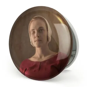 آینه تاشو سریال سرگذشت یک ندیمه The Handmaid's Tale