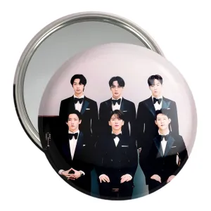 آینه جیبی گروه مانستا اکس MONSTA X