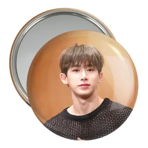 آینه جیبی ونهو گروه مانستا اکس MONSTA X