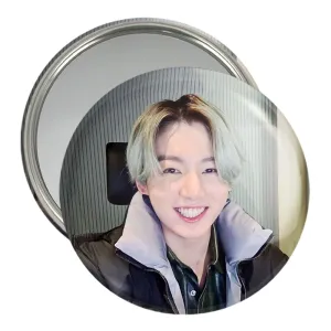 آینه جیبی جونگ کوک Jung Kook گروه بی تی اس BTS