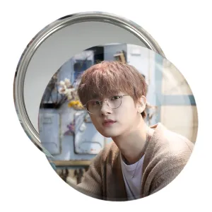 آینه جیبی آی ام گروه مانستا اکس MONSTA X