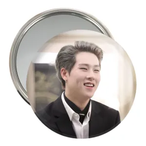 آینه جیبی جوهان گروه مانستا اکس MONSTA X