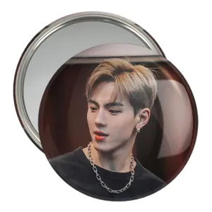 آینه جیبی شونو گروه مانستا اکس MONSTA X