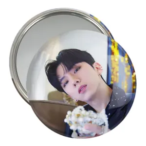 آینه جیبی کیهیون گروه مانستا اکس MONSTA X