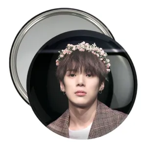 آینه جیبی مینهیوک گروه مانستا اکس MONSTA X