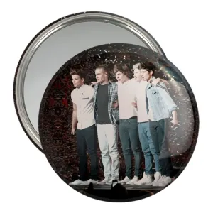 آینه جیبی گروه موسیقی وان دایرکشن One Direction
