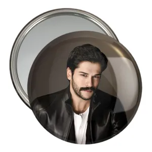 آینه جیبی بوراک اوزچیویت