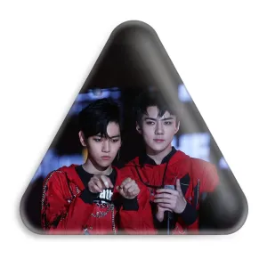 پیکسل مثلثی گروه اکسو EXO