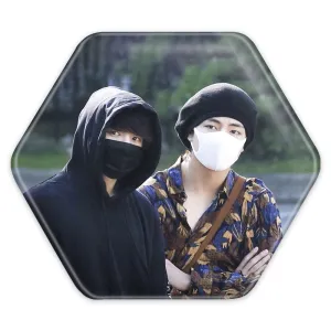 پیکسل شش ضلعی  تهیونگ و جونگ کوک ویکوک گروه بی تی اس BTS