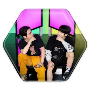 پیکسل شش ضلعی جونگ کوک Jung Kook و جی هوپ  J Hope گروه بی تی اس BTS
