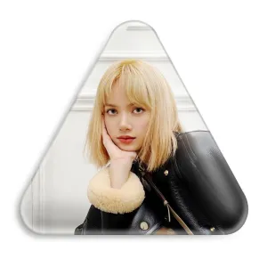 پیکسل مثلثی لیسا گروه بلک پینک Black Pink