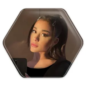 پیکسل شش ضلعی آریانا گرانده Ariana Grande