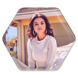 پیکسل شش ضلعی سلنا گومز Selena Gomez