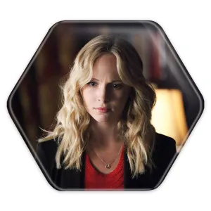 پیکسل شش ضلعی کارولاین فوربز خاطرات یک خون آشام The Vampire Diaries