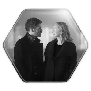 پیکسل شش ضلعی کلاوس و کارولاین خاطرات یک خون آشام The Vampire Diaries