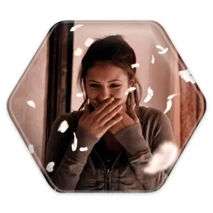 پیکسل شش ضلعی الینا گیلبرت خاطرات یک خون آشام The Vampire Diaries