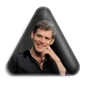 پیکسل مثلثی کلاوس مایکلسون اصیل ها The Originals