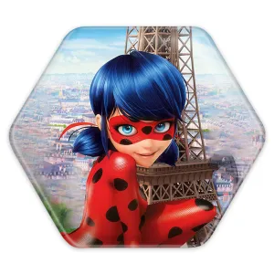 پیکسل شش ضلعی دختر کفشدوزکی