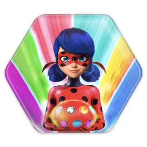 پیکسل شش ضلعی دختر کفشدوزکی