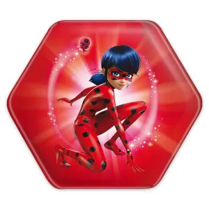 پیکسل شش ضلعی دختر کفشدوزکی