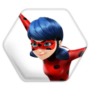 پیکسل شش ضلعی دختر کفشدوزکی