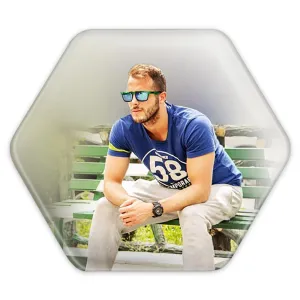 پیکسل شش ضلعی مسیح عدل پرور