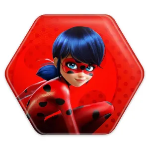 پیکسل شش ضلعی دختر کفشدوزکی