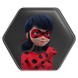 پیکسل شش ضلعی دختر کفشدوزکی