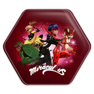 پیکسل شش ضلعی دختر کفشدوزکی