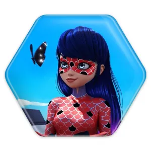 پیکسل شش ضلعی دختر کفشدوزکی