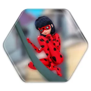 پیکسل شش ضلعی دختر کفشدوزکی