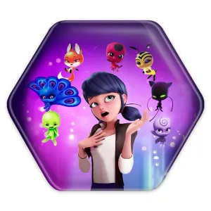 پیکسل شش ضلعی دختر کفشدوزکی