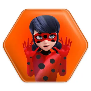 پیکسل شش ضلعی دختر کفشدوزکی