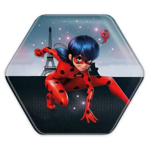 پیکسل شش ضلعی دختر کفشدوزکی