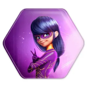 پیکسل شش ضلعی دختر کفشدوزکی