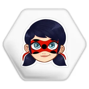 پیکسل شش ضلعی دختر کفشدوزکی