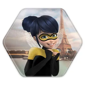 پیکسل شش ضلعی دختر کفشدوزکی