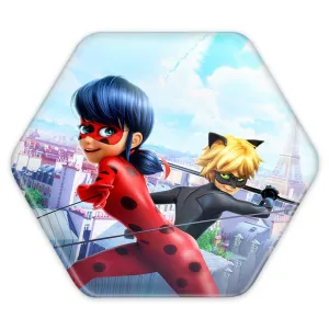 پیکسل شش ضلعی دختر کفشدوزکی