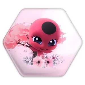 پیکسل شش ضلعی دختر کفشدوزکی