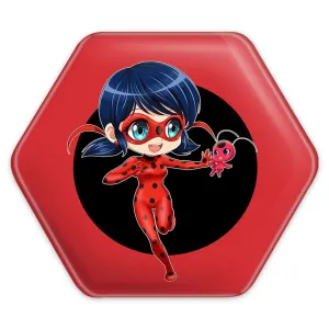 پیکسل شش ضلعی دختر کفشدوزکی