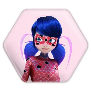 پیکسل شش ضلعی دختر کفشدوزکی