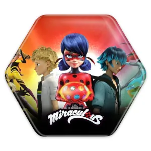 پیکسل شش ضلعی دختر کفشدوزکی