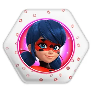 پیکسل شش ضلعی دختر کفشدوزکی